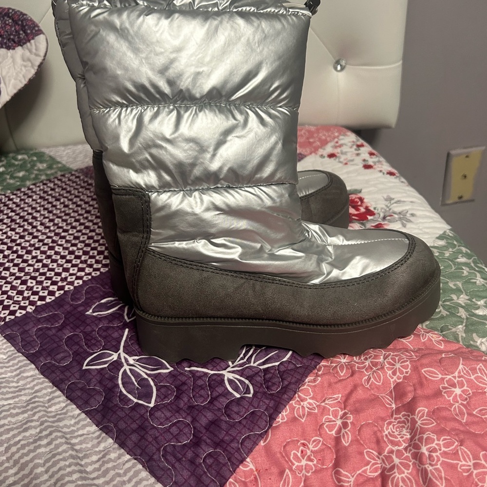 Stylish Silver and Gray Kids Snow Boots